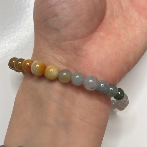 Free natural jade stretchy bracelet ombré bi-color with any purchase rare find! - Picture 4 of 5